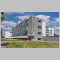 Dessau, Das Bauhaus-Gebäude (1925–1926), Foto A.Savin, Wikipedia.jpg